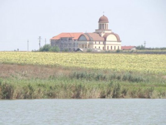 Arhiepiscopul Tomisului şi Mitropolitul de Pireu vor sfinţi Biserica Mănăstirii 23 August
